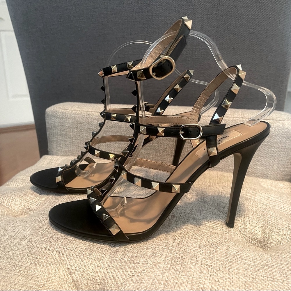 VALENTINO GARAVANI Rockstud Cage Sandals Size 40